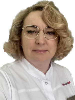 Заведующая Цветнопольской участковой больницы, врач терапевт Першина Ирина Александровна